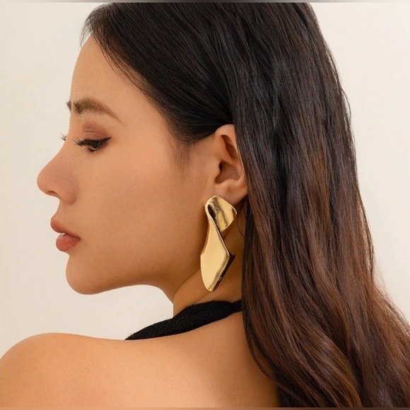 NEW Vintage Irregular Geometric Metal Twisted Stud Earring For Women Gold - Picture 13 of 16